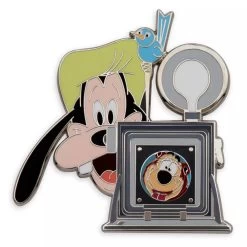 Disney Goofy And Humphrey Bear Pin – Hold That Pose – 100 – Limited Release -Disney Magic Shop 3801059617592 2